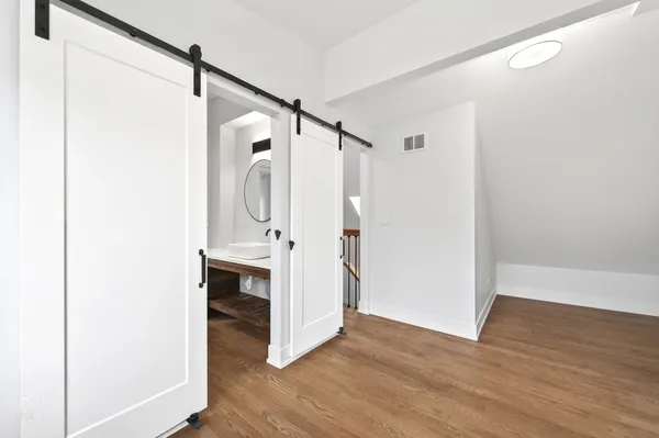 $437,900 | 3341 West Iowa Street, Chicago, IL 60651