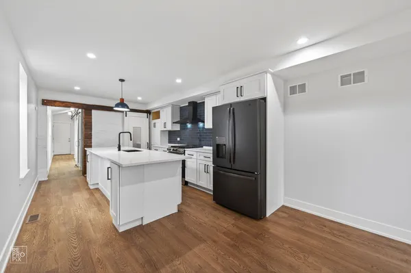 $437,900 | 3341 West Iowa Street, Chicago, IL 60651