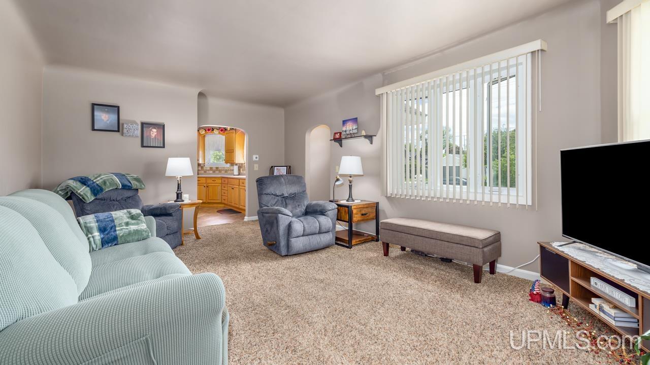 1402 North 16th Street Escanaba, MI 49829 - Photo 12 of 27