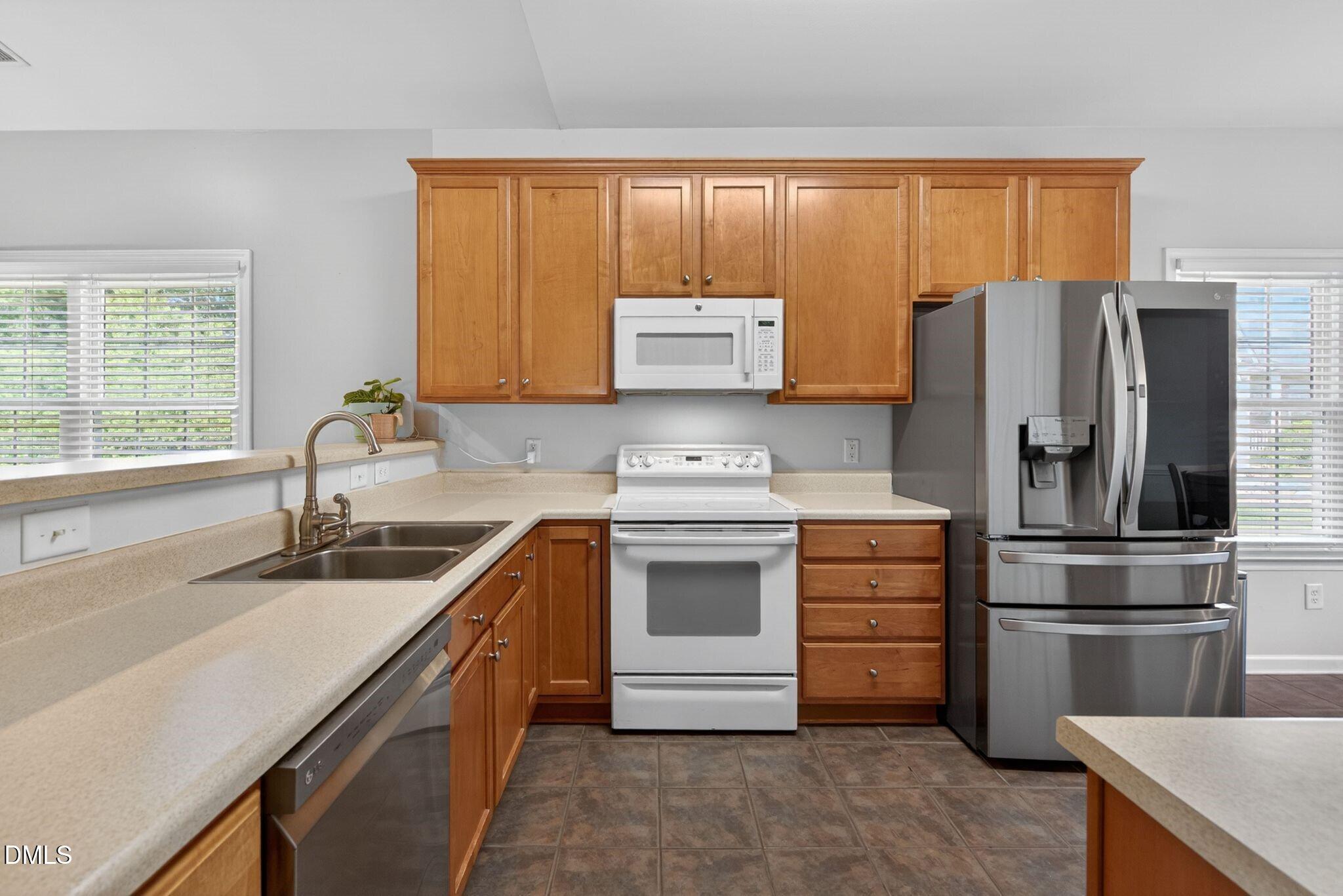 3113 Locust Grove Drive Apex, NC 27539 - Photo 9 of 39 009_38_009kitchen