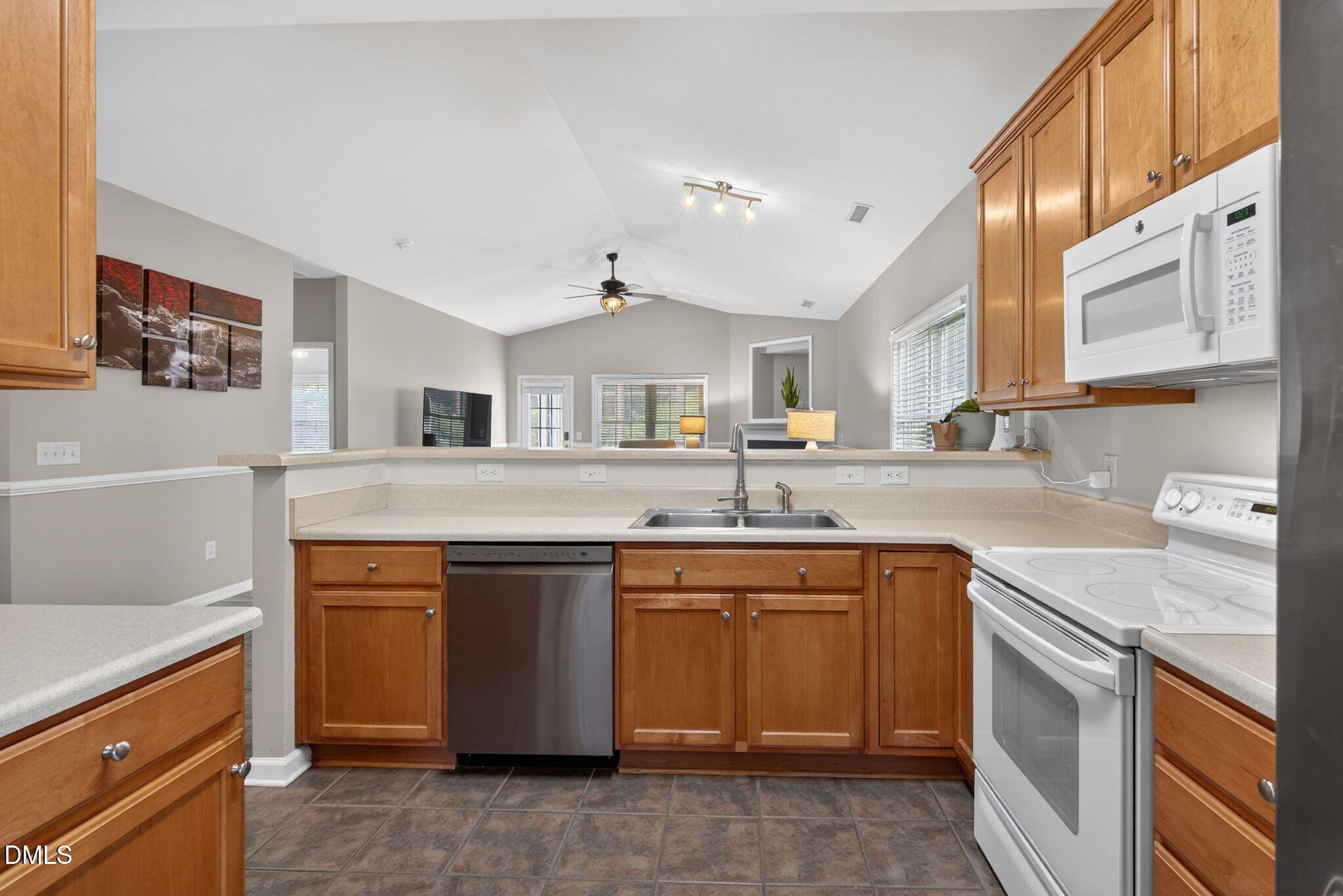 3113 Locust Grove Drive Apex, NC 27539 - Photo 10 of 39 010_37_008kitchen