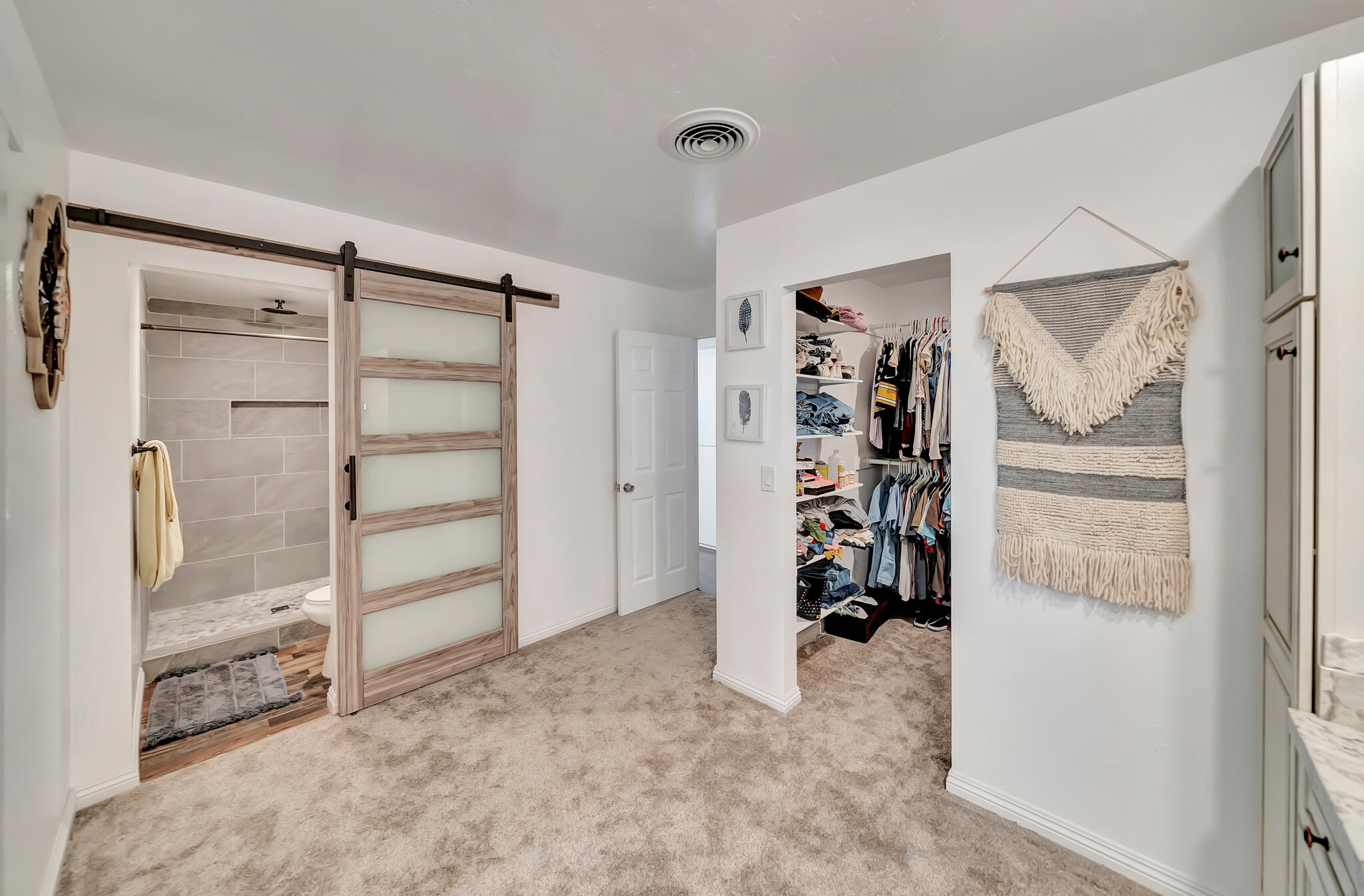 209 North Sunland Drive Ridgecrest, CA 93555 - Photo 25 of 51 walk in closet