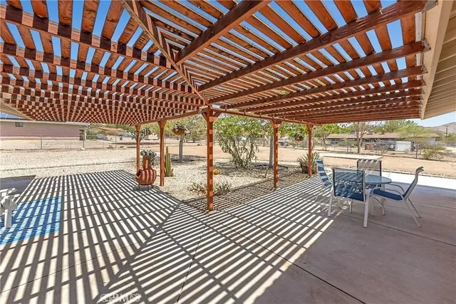 $485,100 | 18765 Munsee Road, Apple Valley, CA 92307