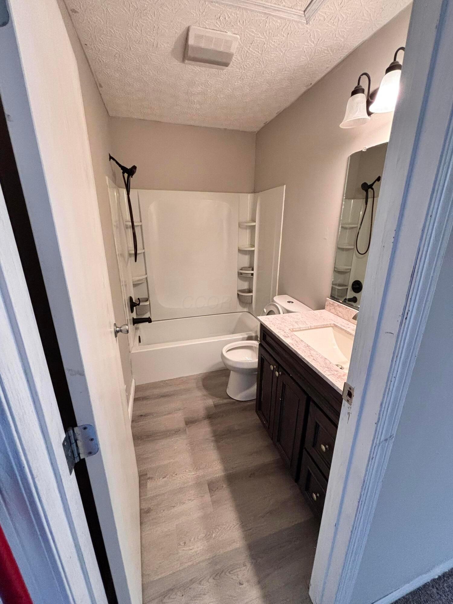 7500 Call Road, Unit 110F Blacklick, OH 43004 - Photo 20 of 20 Second floor full bath