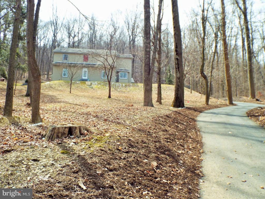 189 Cemetery Road Fredericksburg, PA 17026 - Photo 2 of 33 Gallery Image 2