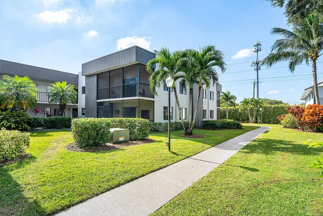 $215,000 | 15036 Ashland Lane, Unit 43, Delray Beach, FL 33484