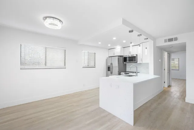 $215,000 | 15036 Ashland Lane, Unit 43, Delray Beach, FL 33484