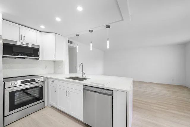 $215,000 | 15036 Ashland Lane, Unit 43, Delray Beach, FL 33484