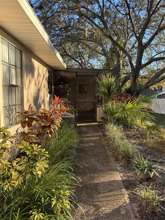 4822 Lighthouse Circle, Unit 32 Orlando, FL 32808 - Photo 2 of 25