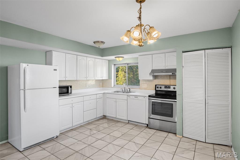 1243 Still House Creek Road Chesterfield, MO 63017 - Photo 8 of 39