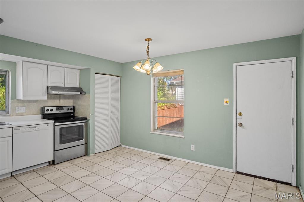 1243 Still House Creek Road Chesterfield, MO 63017 - Photo 10 of 39