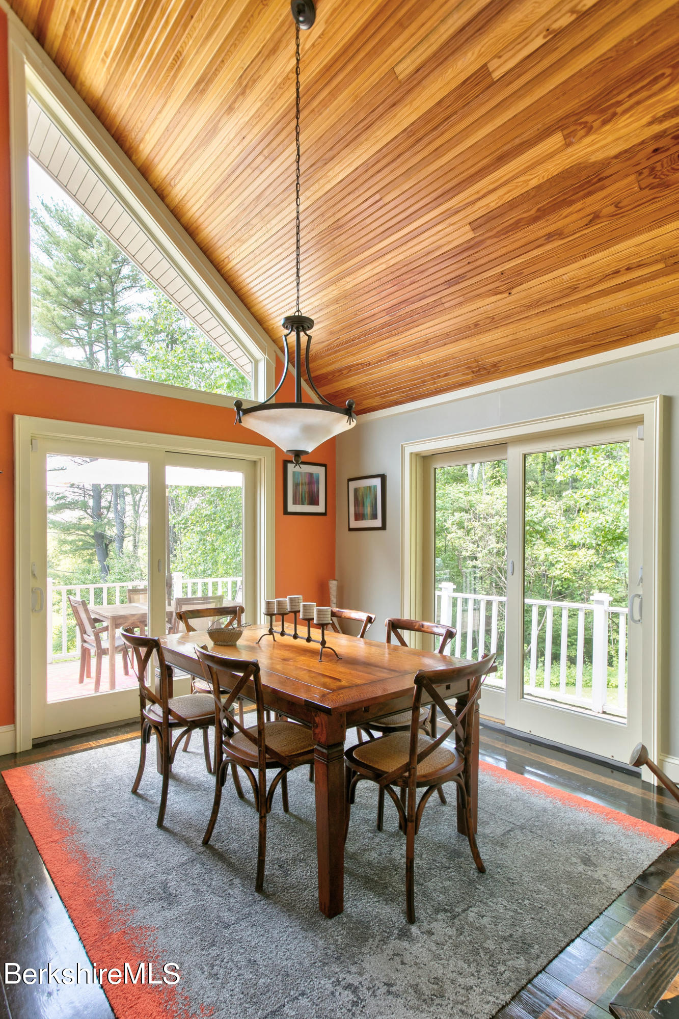 1076 County Road Sheffield, MA 01230 - Photo 12 of 38 Dining area