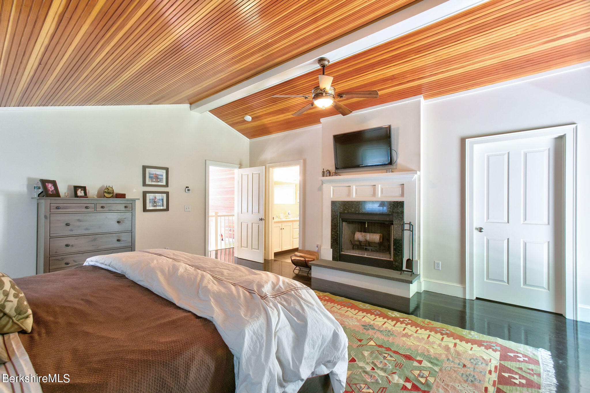 1076 County Road Sheffield, MA 01230 - Photo 16 of 38 ZPrimary Bedroom