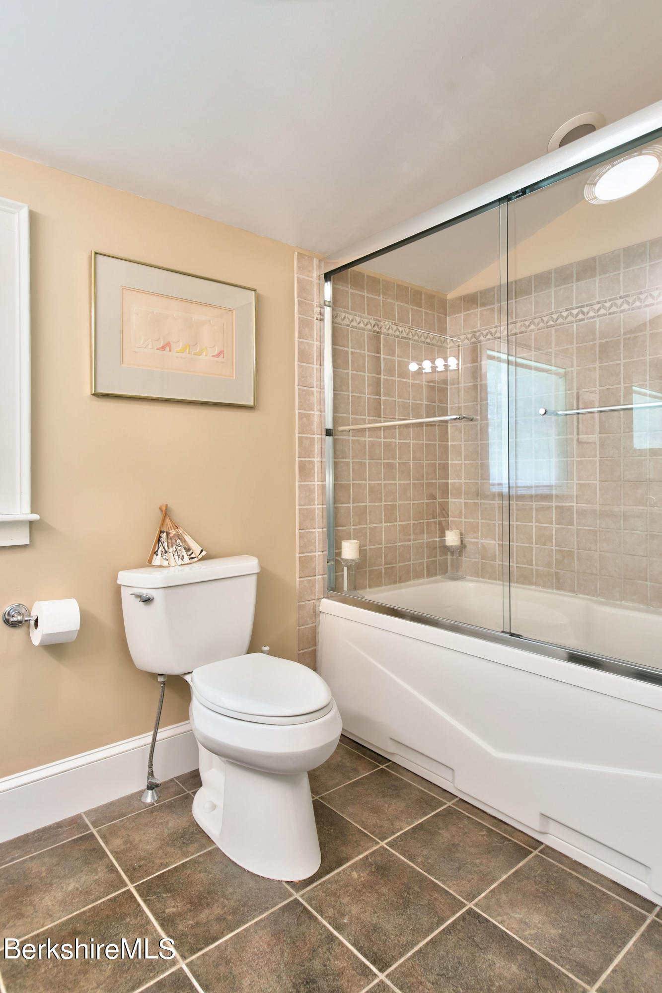 1076 County Road Sheffield, MA 01230 - Photo 18 of 38 Primary Bathroom