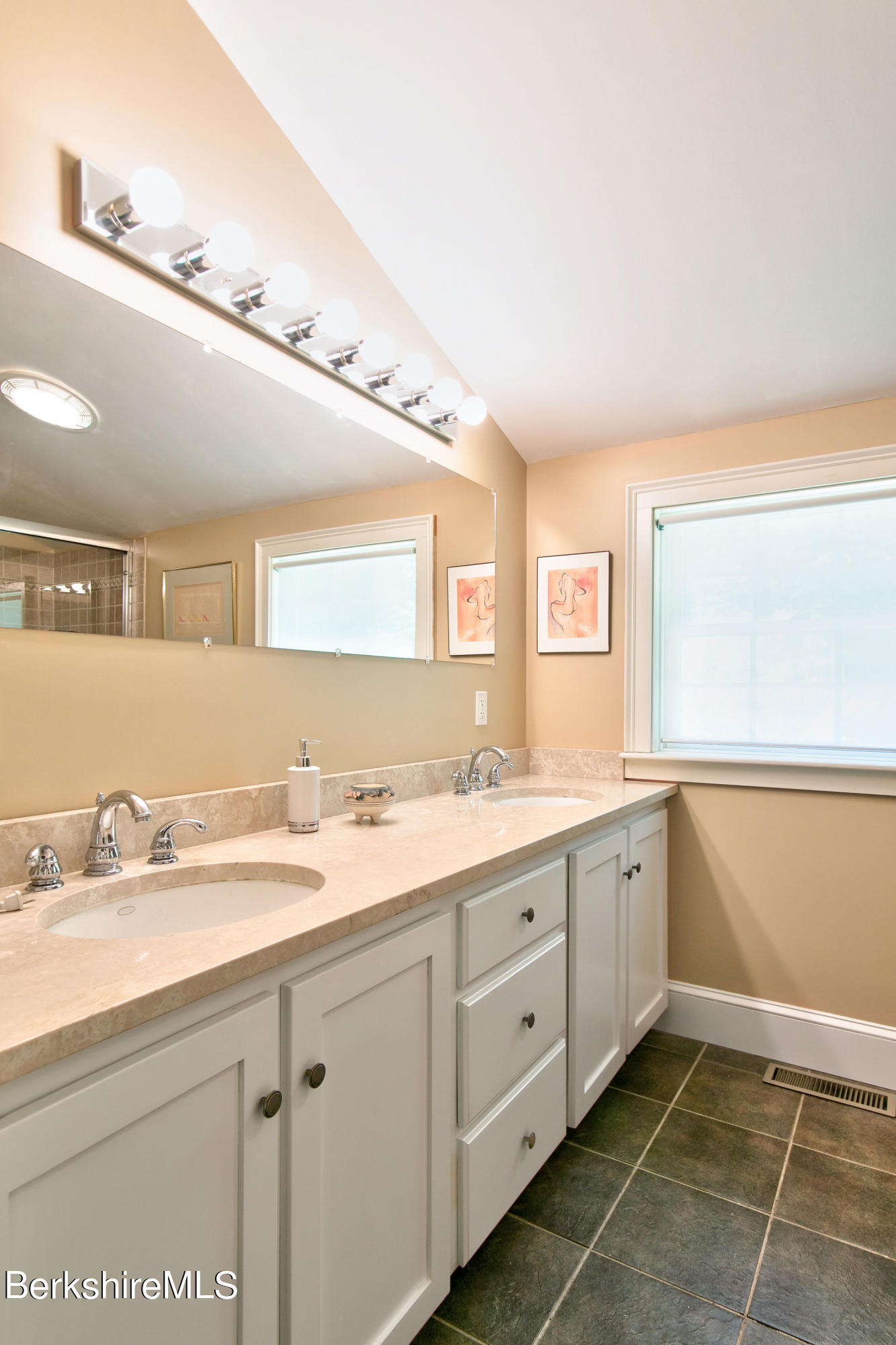 1076 County Road Sheffield, MA 01230 - Photo 24 of 38 Primary Bathroom