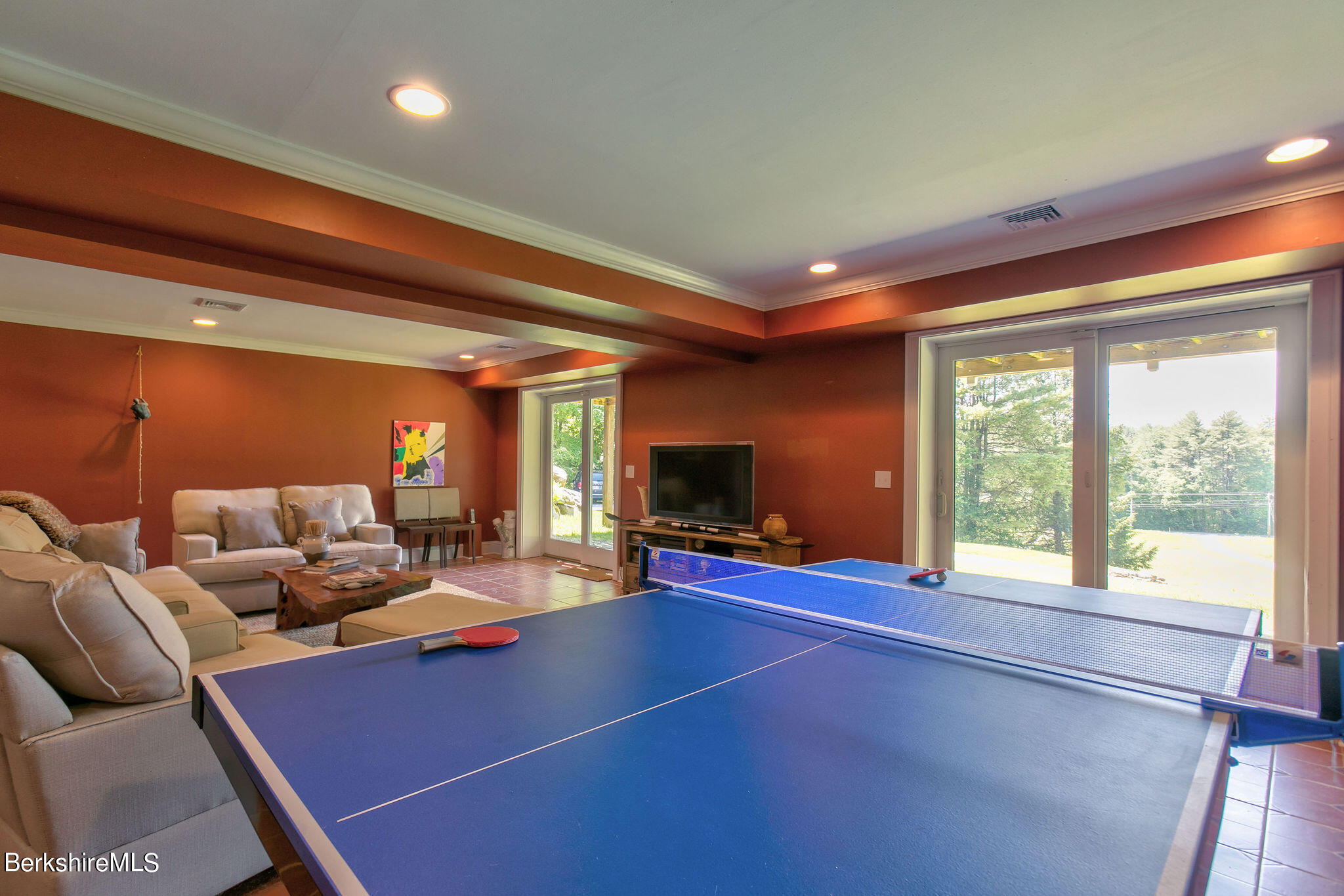 1076 County Road Sheffield, MA 01230 - Photo 28 of 38 Family Room