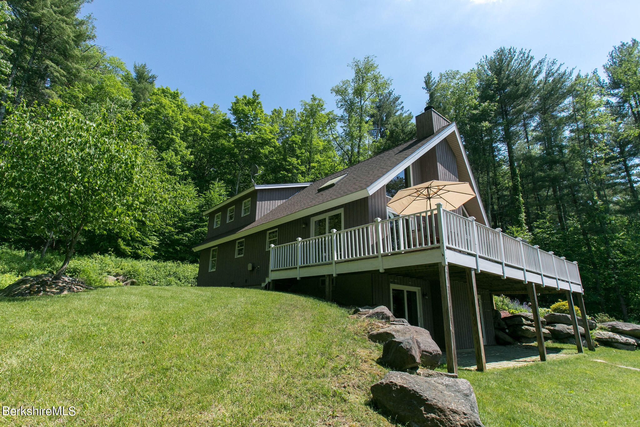 1076 County Road Sheffield, MA 01230 - Photo 5 of 38 Side View