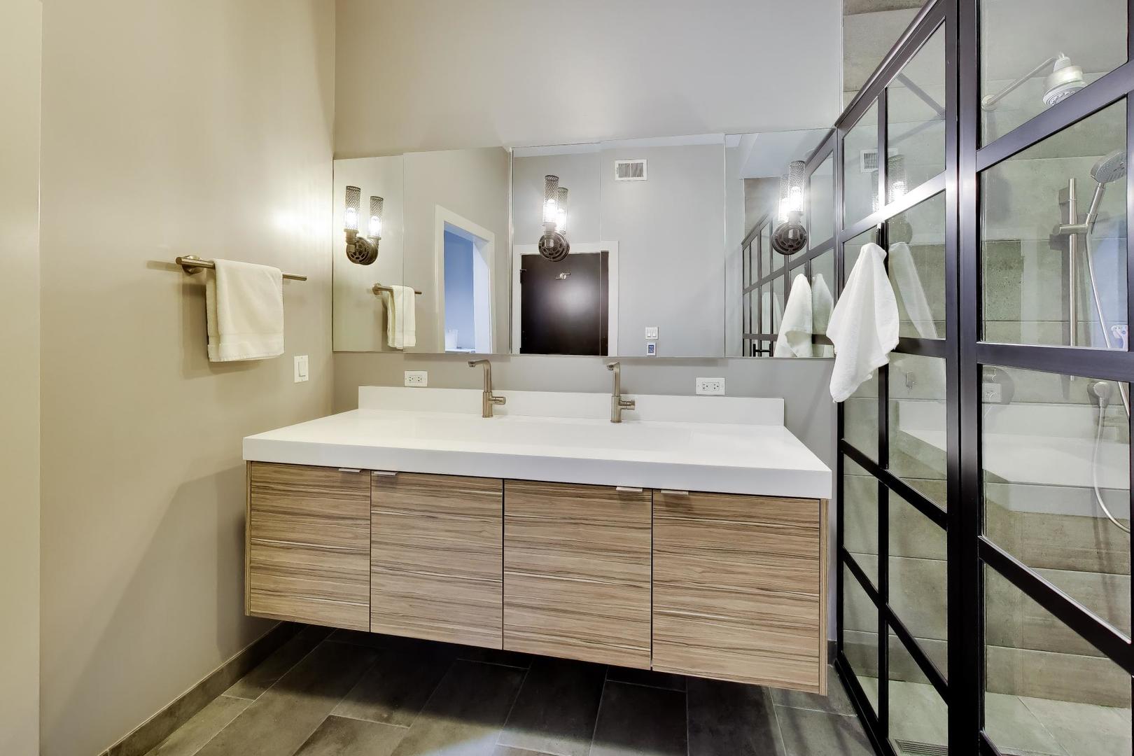 1902 West Division Street, Unit 4S Chicago, IL 60622 - Photo 18 of 33
