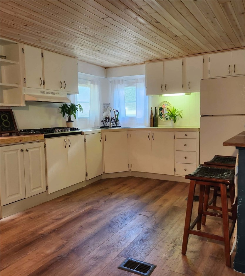 19 Oakside Drive Rochester, NY 14625 - Photo 5 of 11 Kitchen