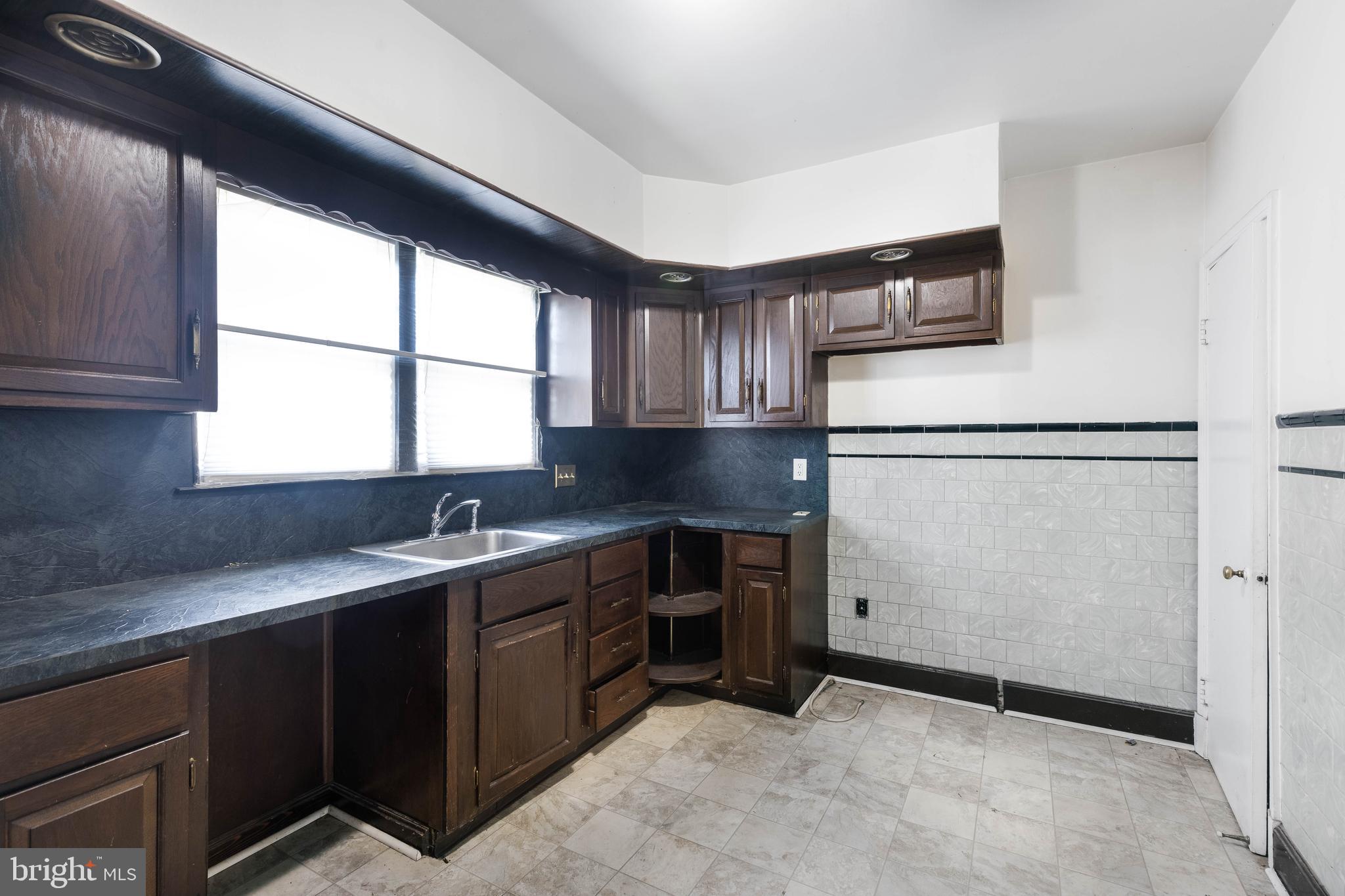 110 Riverside Drive Essex, MD 21221 - Photo 6 of 30