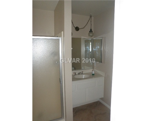 604 Greenway Road Henderson, NV 89002 - Photo 5 of 11 Master Bath/Spa.