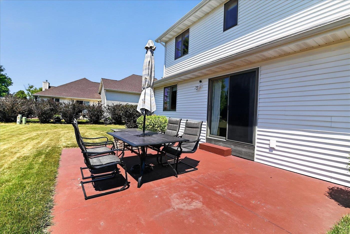 606 Cobblestone Way Watertown, WI 53094 - Photo 7 of 54
