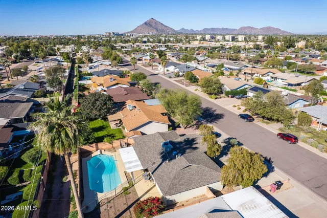 $2,495 | 8303 East Glenrosa Avenue, Scottsdale, AZ 85251