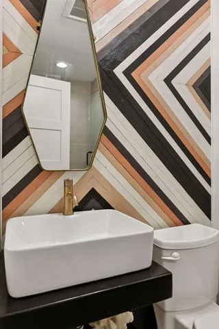 $2,995,000 | 20025 Manor Road, Shorewood, MN 55331