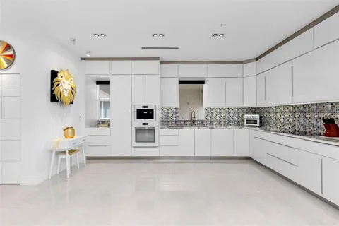 $3,599,999 | 3021 Riomar Street, Fort Lauderdale, FL 33304