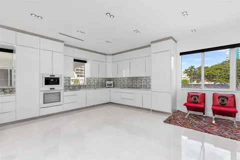 $3,599,999 | 3021 Riomar Street, Fort Lauderdale, FL 33304