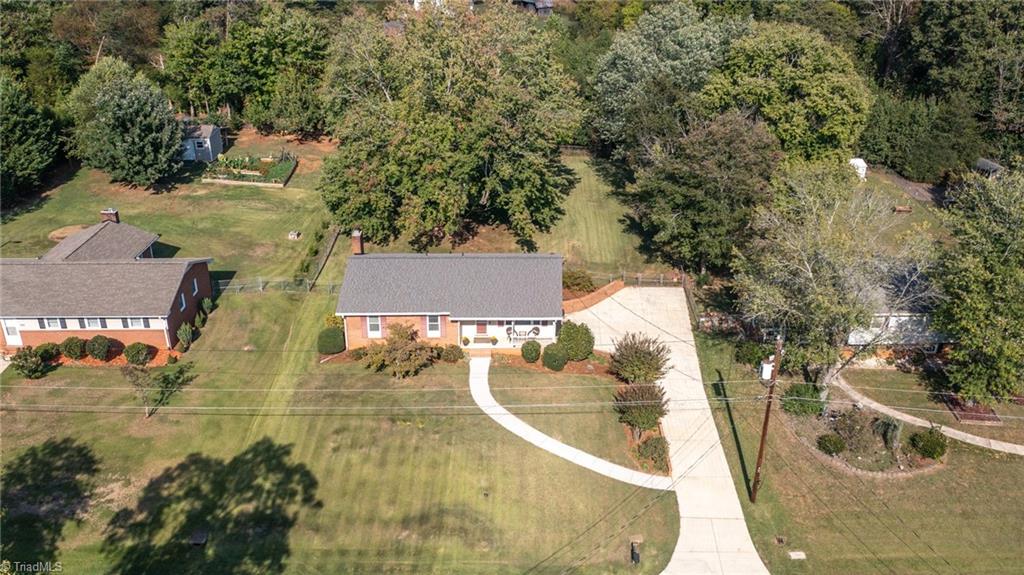 7541 Pine Trail Road Pfafftown, NC 27040 - Photo 6 of 30 Gallery Image 6