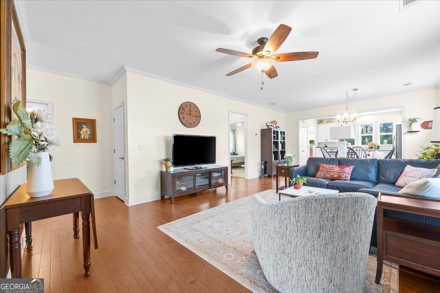 1071 Southern Pne Road Greensboro, GA 30642 - Photo 8 of 48 a living room with furniture and a flat screen tv