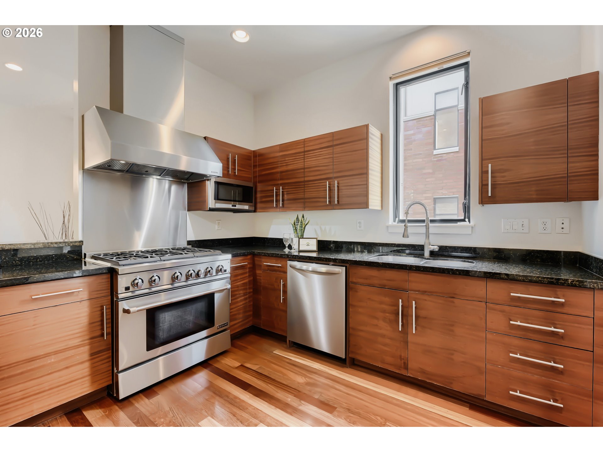 1616 Northwest Riverscape Street Portland, OR 97209 - Photo 11 of 34