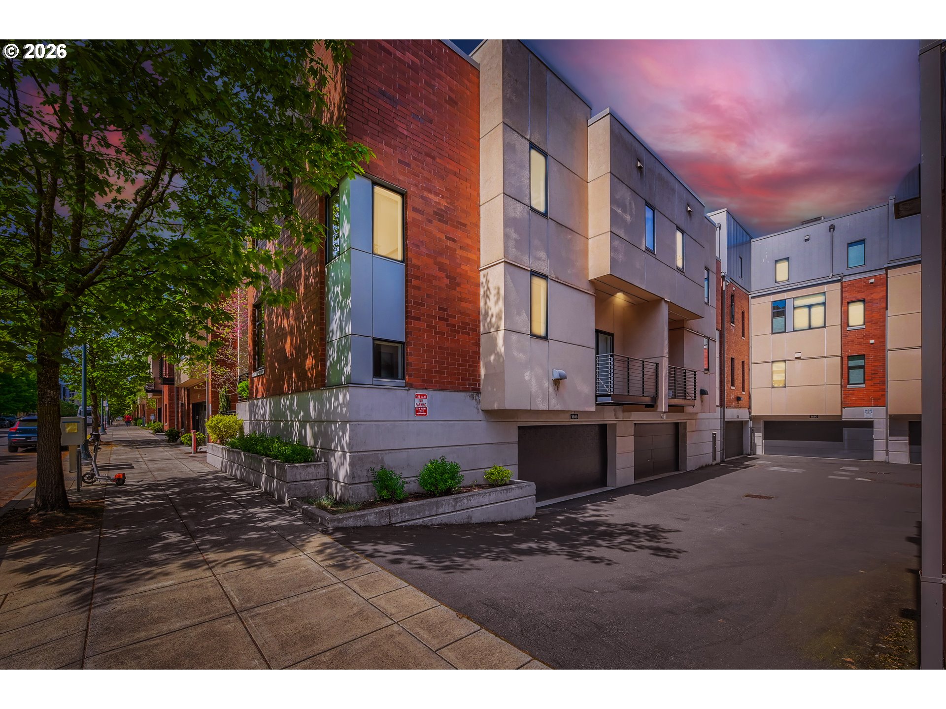 1616 Northwest Riverscape Street Portland, OR 97209 - Photo 3 of 34