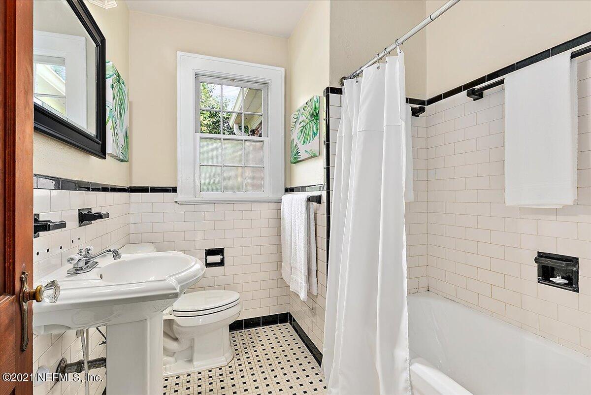 2504 Pineridge Road Jacksonville, FL 32207 - Photo 15 of 20 15-Bathroom