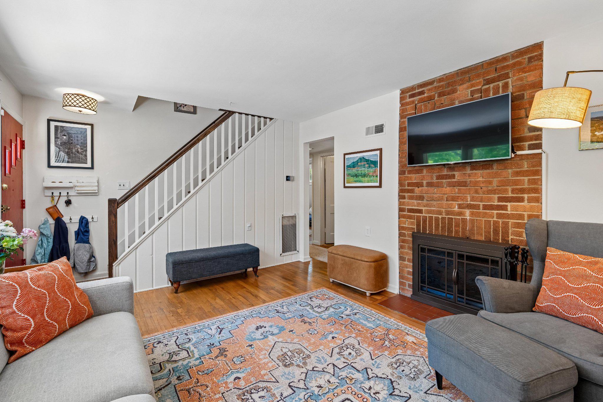 905 Robin Road Silver Spring, MD 20901 - Photo 7 of 39