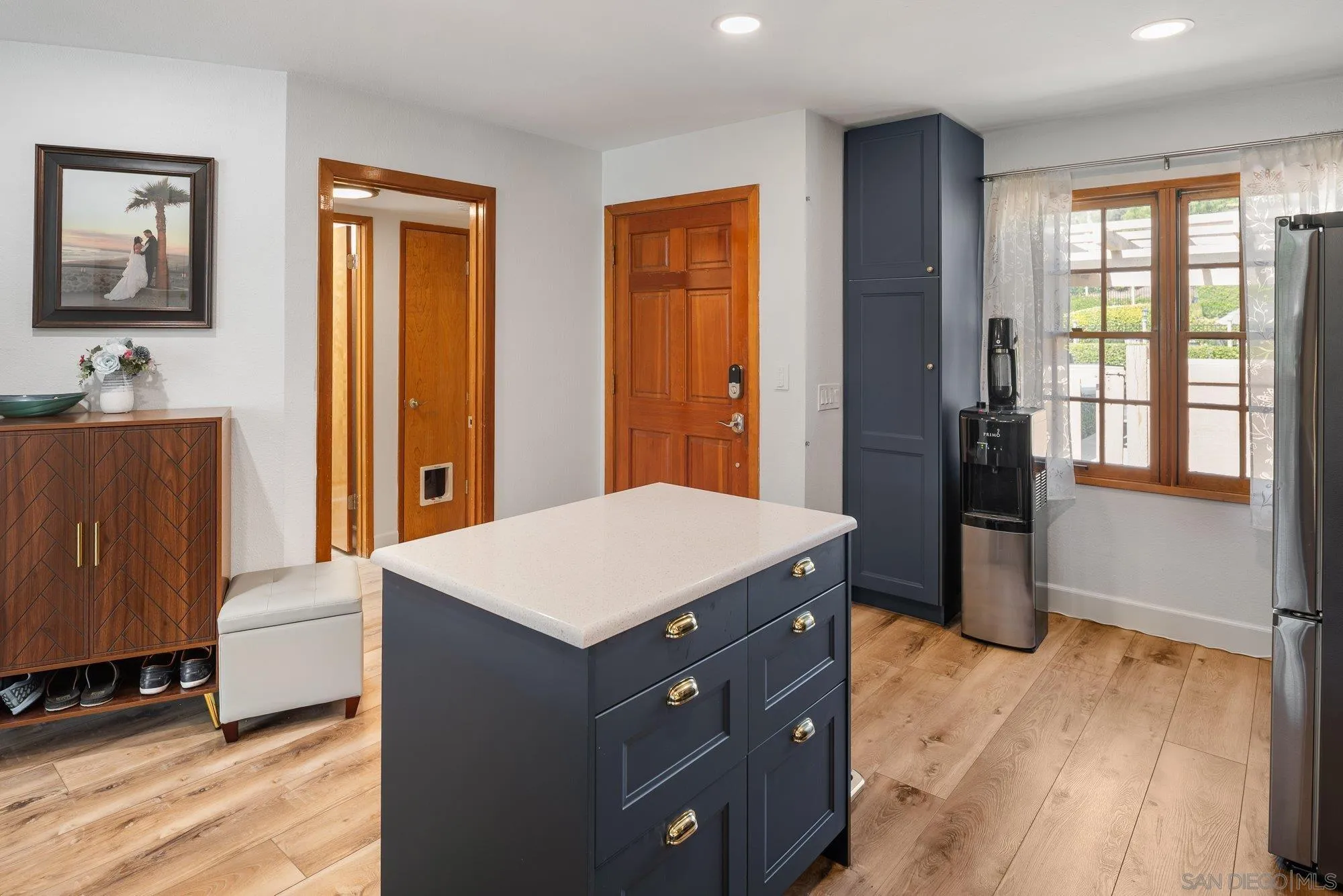 8647 Circle R Valley Lane Escondido, CA 92026 - Photo 11 of 39