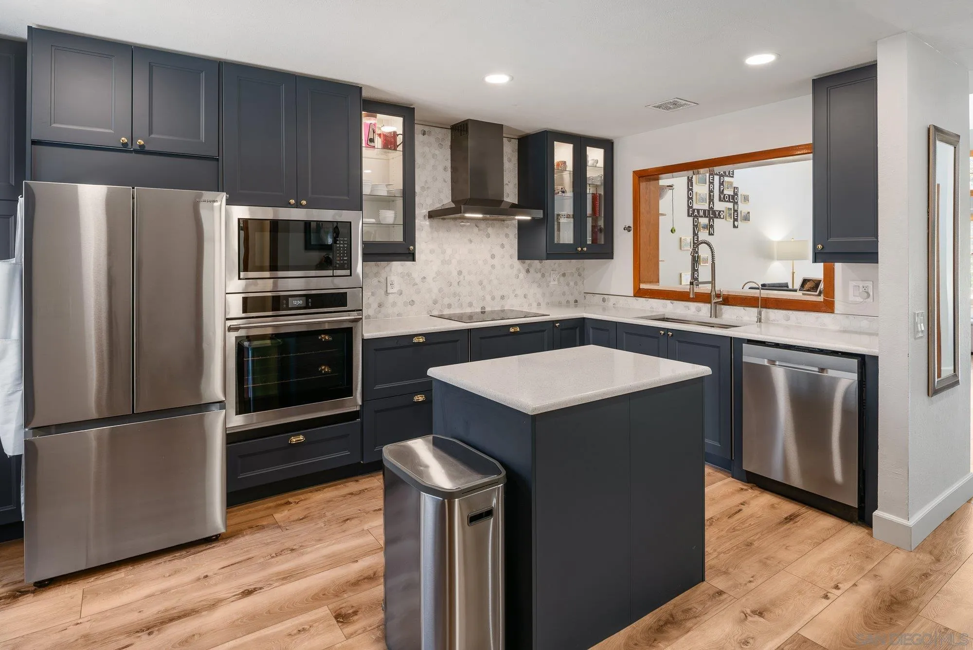 8647 Circle R Valley Lane Escondido, CA 92026 - Photo 12 of 39