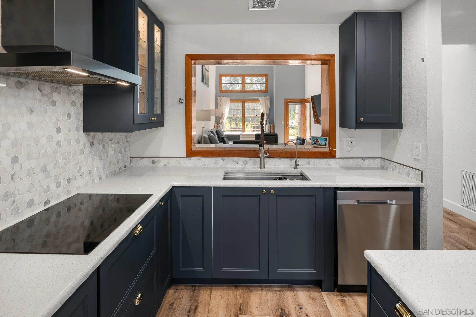 8647 Circle R Valley Lane Escondido, CA 92026 - Photo 13 of 39