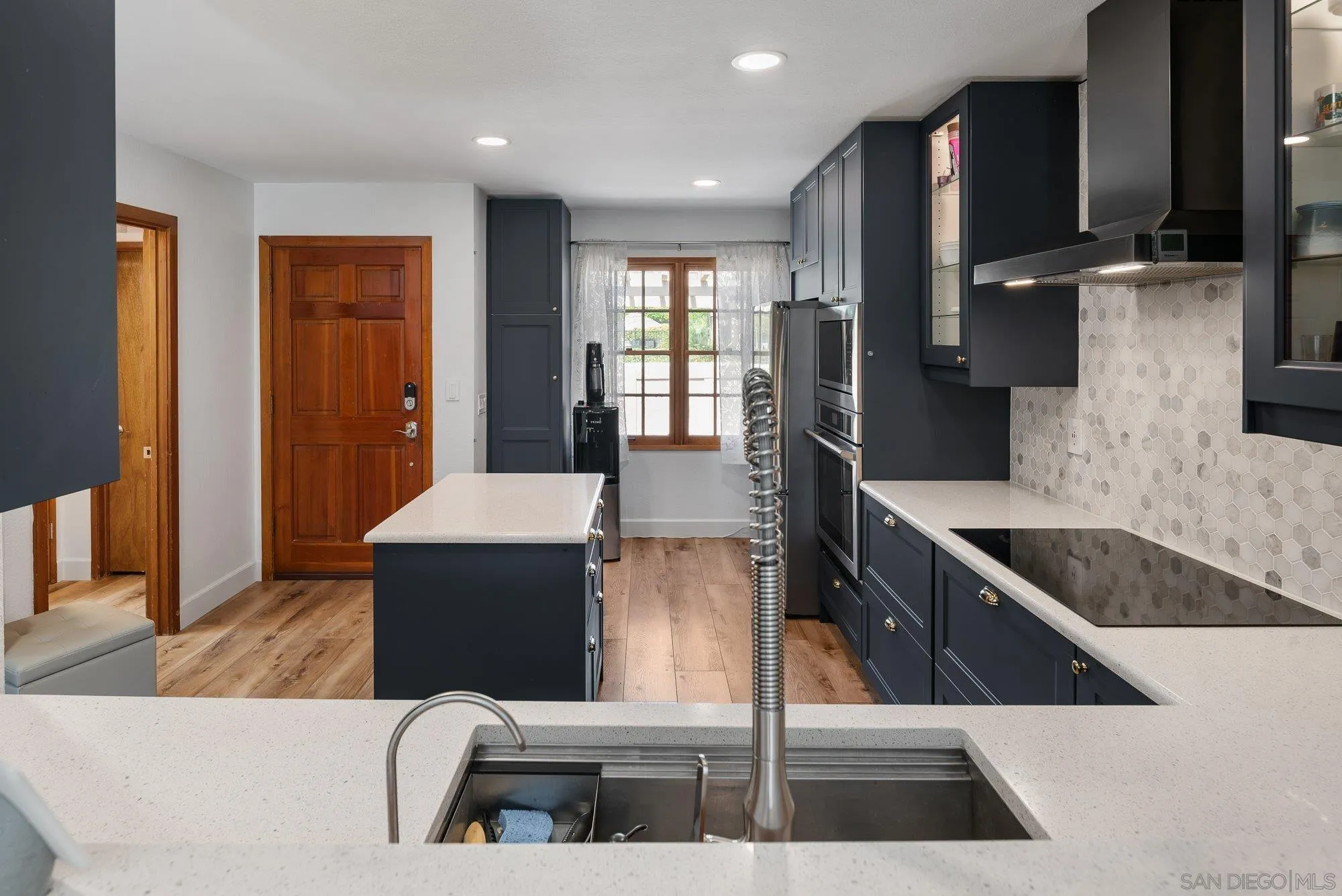 8647 Circle R Valley Lane Escondido, CA 92026 - Photo 14 of 39