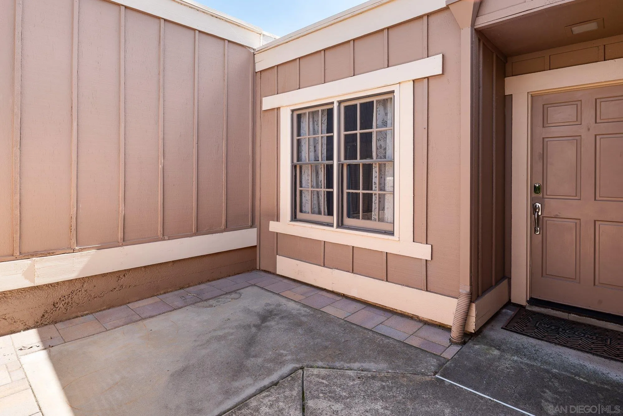 8647 Circle R Valley Lane Escondido, CA 92026 - Photo 4 of 39