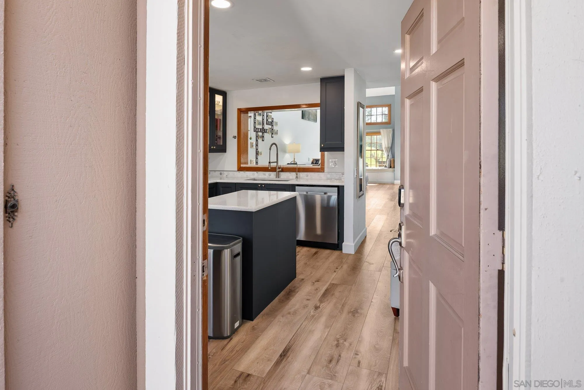 8647 Circle R Valley Lane Escondido, CA 92026 - Photo 5 of 39