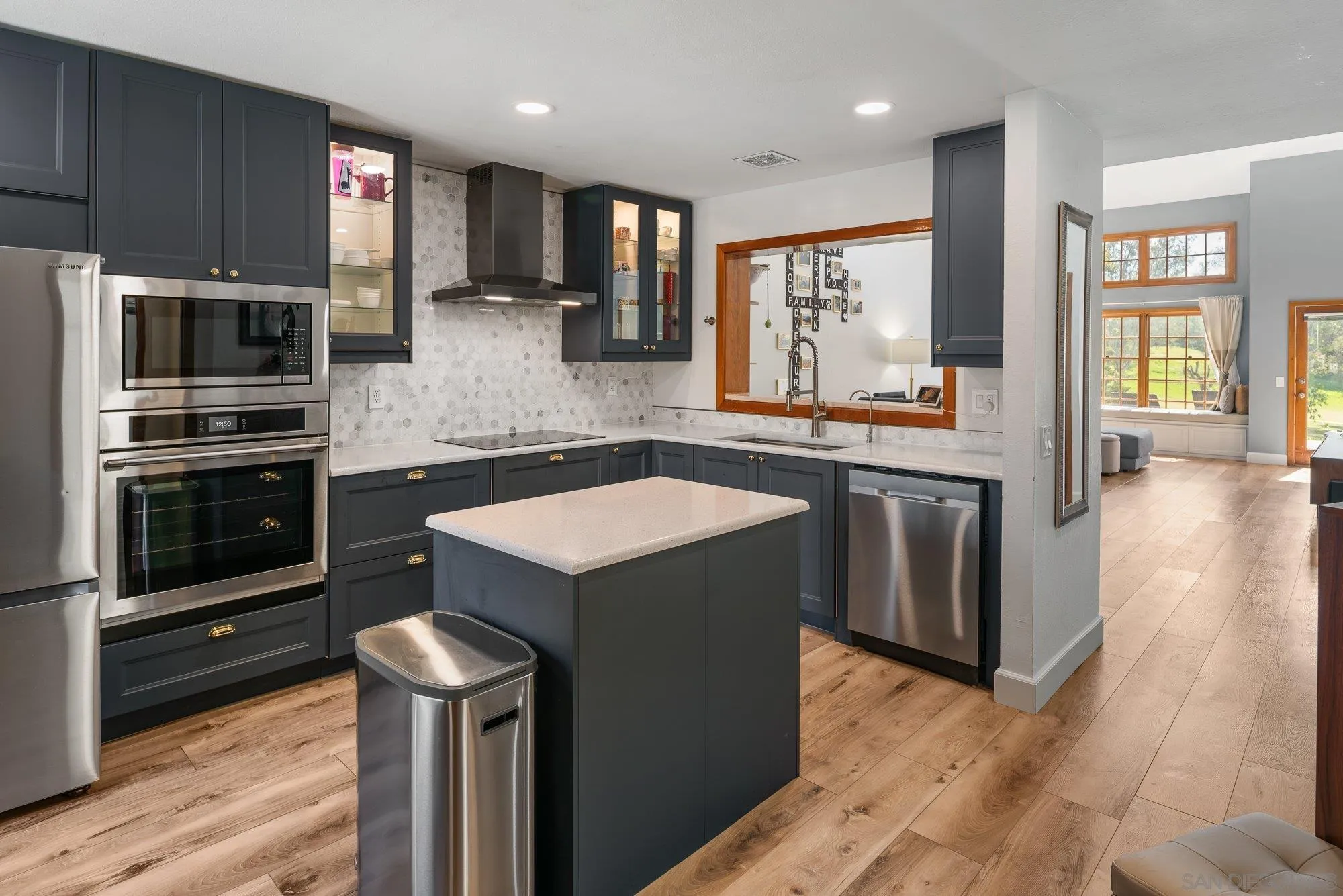 8647 Circle R Valley Lane Escondido, CA 92026 - Photo 6 of 39