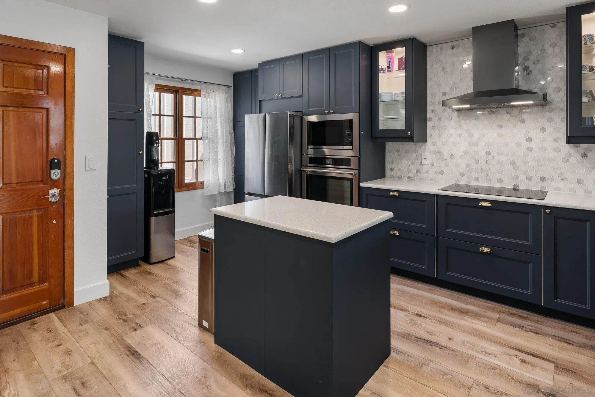 8647 Circle R Valley Lane Escondido, CA 92026 - Photo 8 of 39