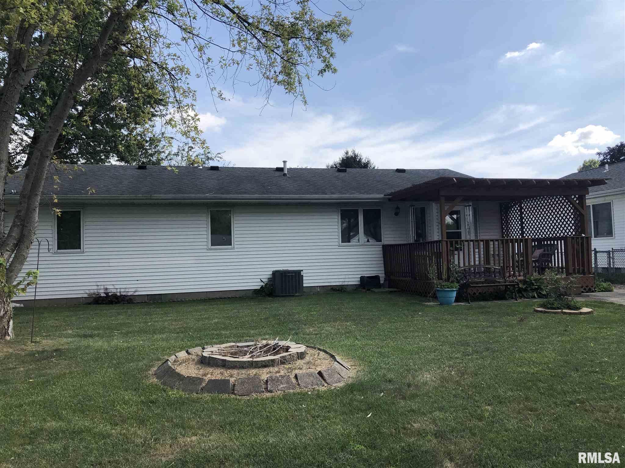 2909 Sutherland Road Springfield, IL 62702 - Photo 11 of 12 Gallery Image 11