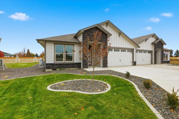$502,850 | 21 North Country Club Drive, Unit 21, Deer Park, WA 99006