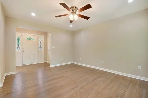 $2,500 | 8045 Nantuckett Avenue, North Charleston, SC 29420