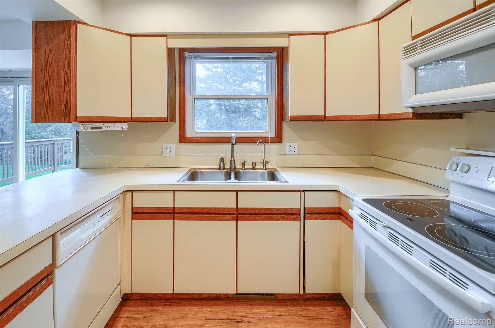 2988 Hadley Road Lapeer, MI 48446 - Photo 16 of 42 Gallery Image 16