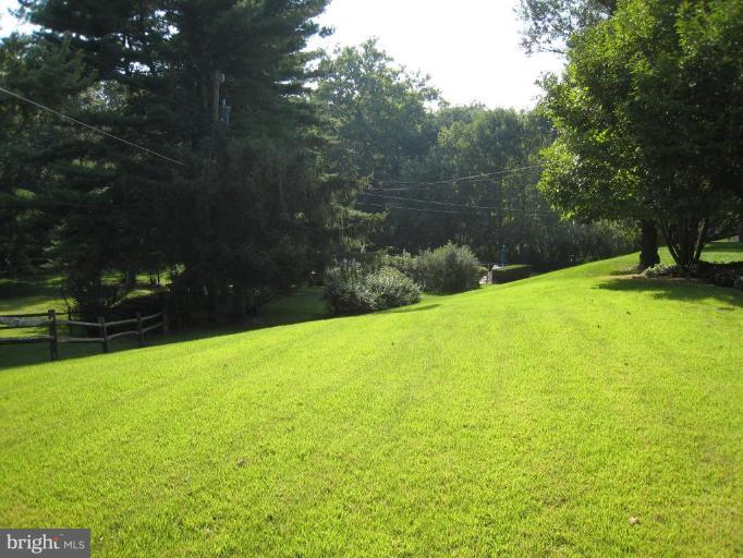 125 Ridgefield Road Lutherville-Timonium, MD 21093 - Photo 16 of 17 Back yard