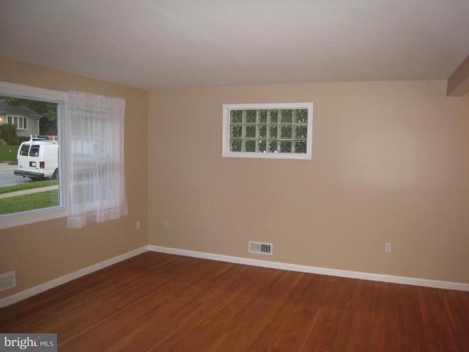 125 Ridgefield Road Lutherville-Timonium, MD 21093 - Photo 3 of 17 Living Room #2